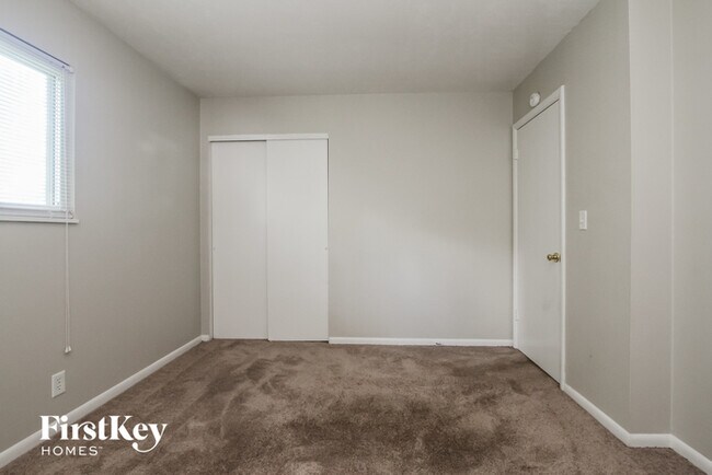 Building Photo - 502 Lindley Ave