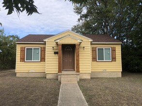 Building Photo - 703 Northside Dr