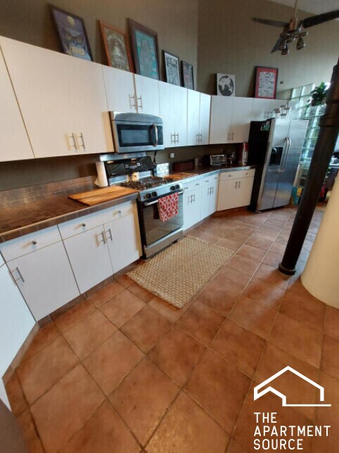 Foto del edificio - 2675 W Grand Ave