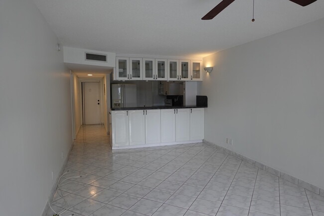 Foto del edificio - 5321 NE 24th Terrace
