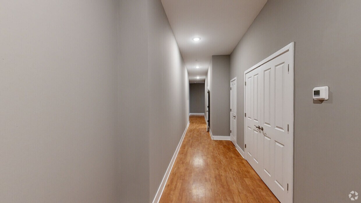 Photo - 300 W Fayette St (Baltimore, MD) Apartments
