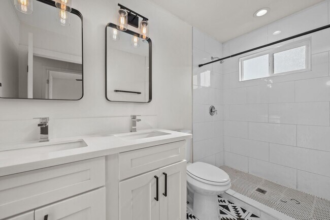 Foto del edificio - Brand new!