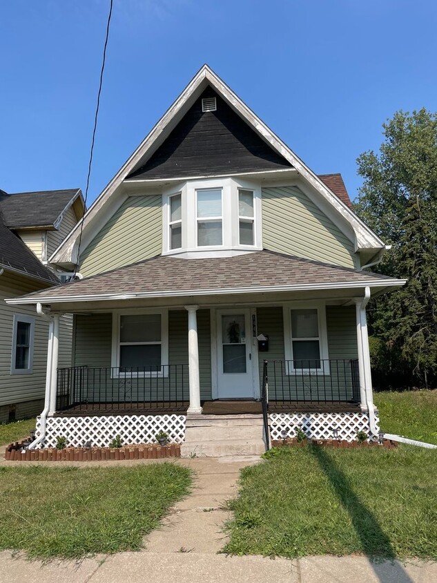 Primary Photo - 3 bedroom 1 bathroom