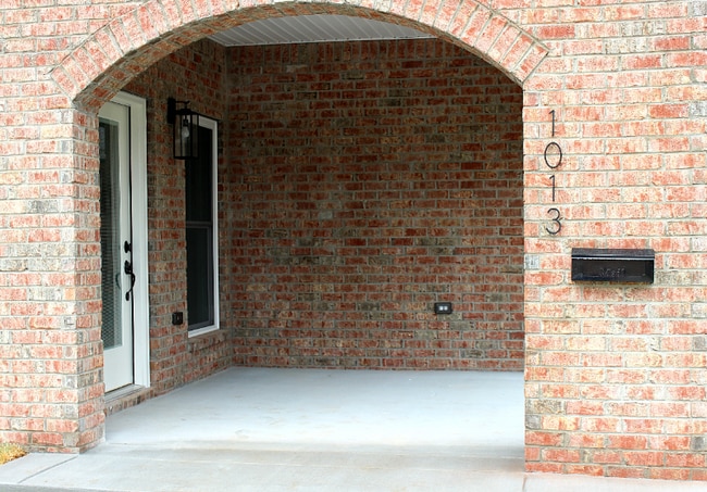 Building Photo - 1013 Dodson St