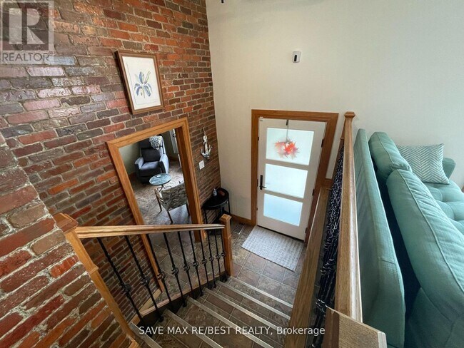 Building Photo - 268 Manchester Rd