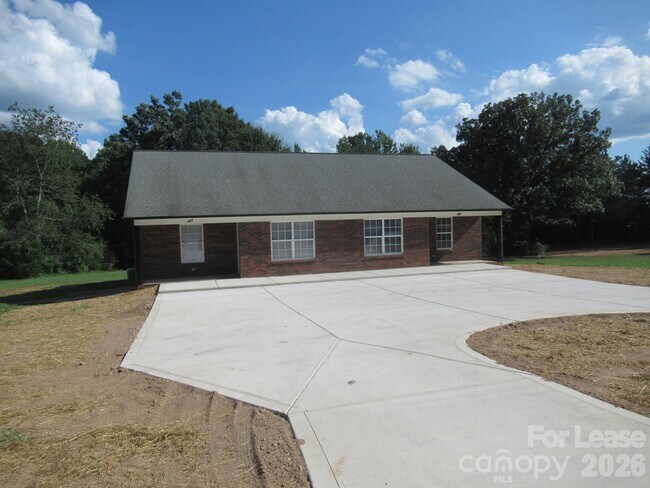 Building Photo - 822 Horseshoe Lake Rd