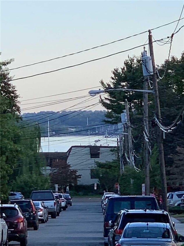 Foto del edificio - 235 B Manorhaven Blvd