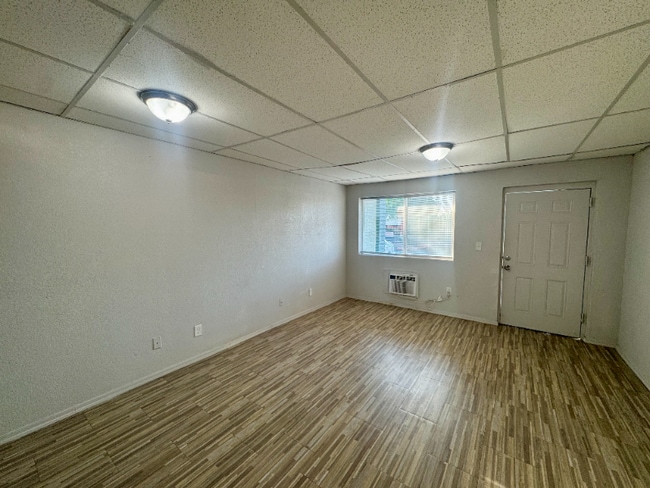 Building Photo - 43 N Harris Dr