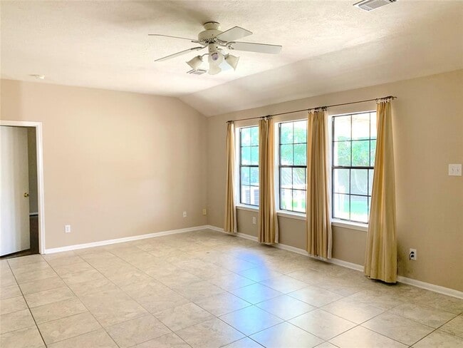 Building Photo - 9303 Eaglewood Spring Dr