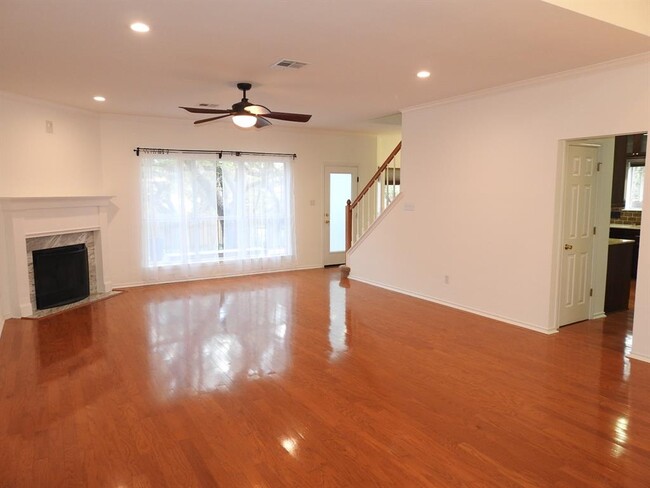 Building Photo - 11207 Crossland Dr