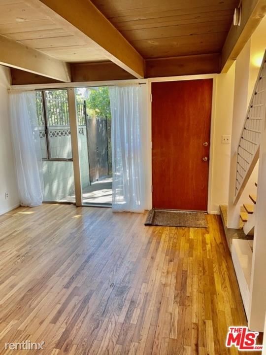 Primary Photo - 2 br, 1.5 bath Condo - 3014 Castle St