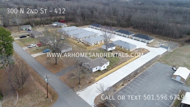 Building Photo - 300 N 2nd St - 412 | $795 | 2 beds, 1 full...