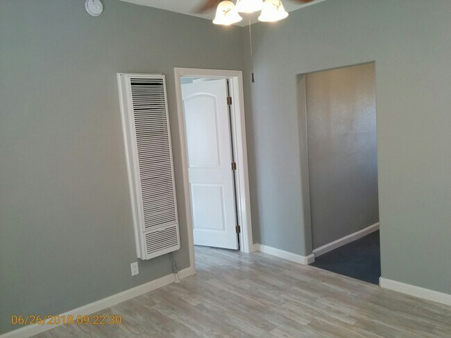 Foto del edificio - 1610 W 205th St