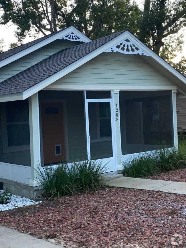 West Side Sunshine Apartments under 1,200 Pensacola, FL 3 Rentals