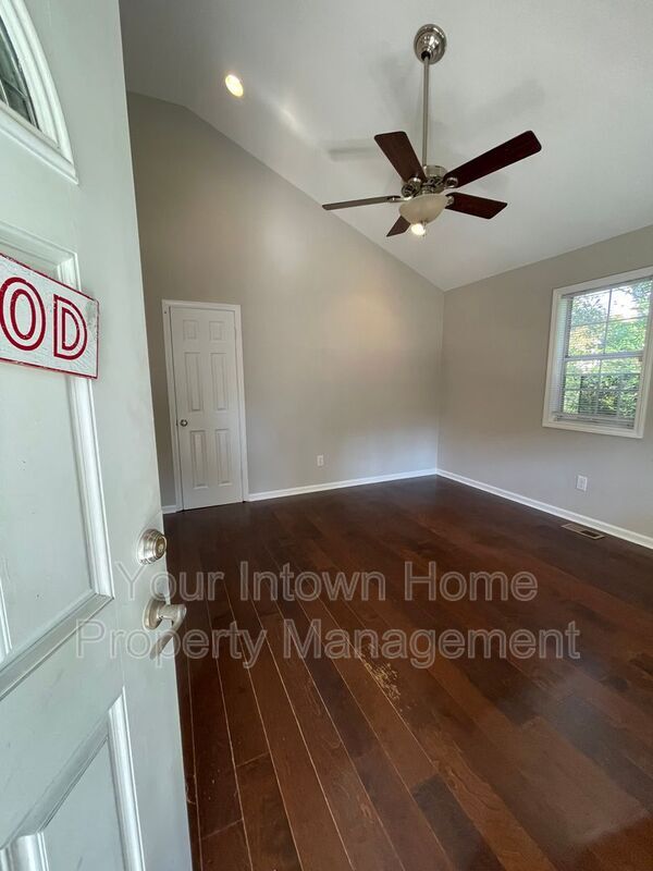 Foto del edificio - 1596 Foote St NE