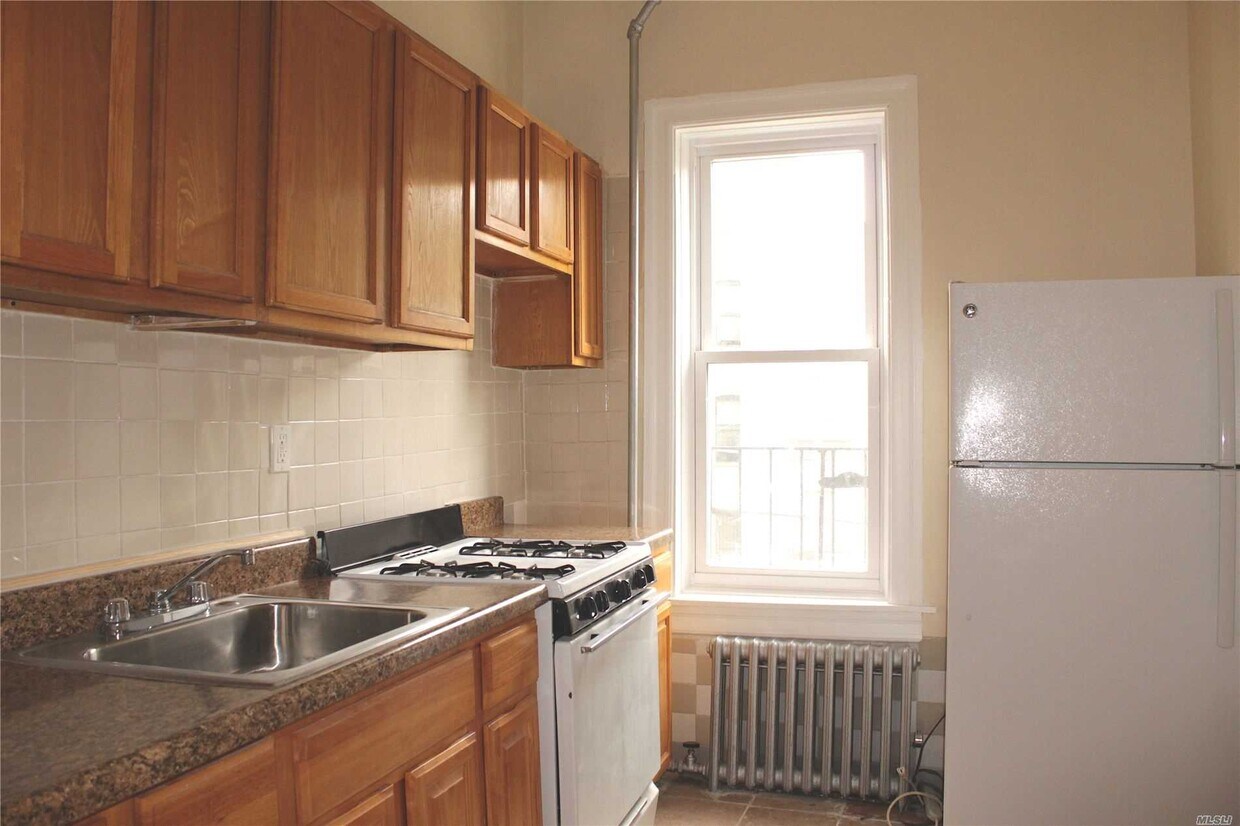 Building Photo - 1310 Sterling Pl