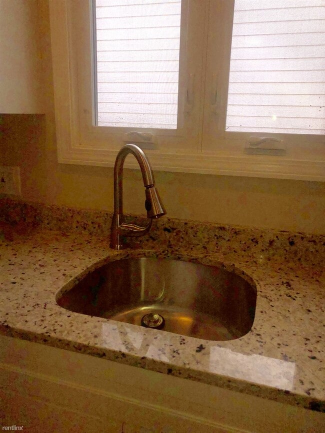 Building Photo - 2 br, 1 bath  - 56 Winthrop St # 1K