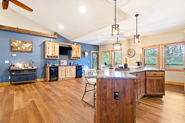 Foto del edificio - 27660 Pine Dr