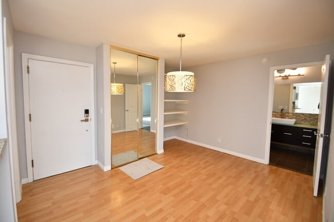 Building Photo - 8740 Tuscany Ave