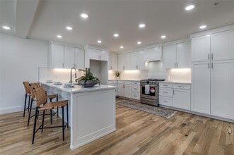 Building Photo - 4701 San Jacinto St