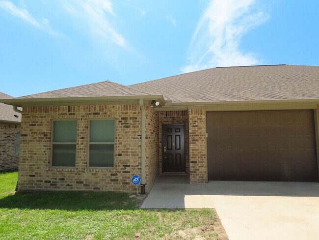 Foto del edificio - Bullard ISD! Gorgeous 2 Bedroom, 1 Bath Du...