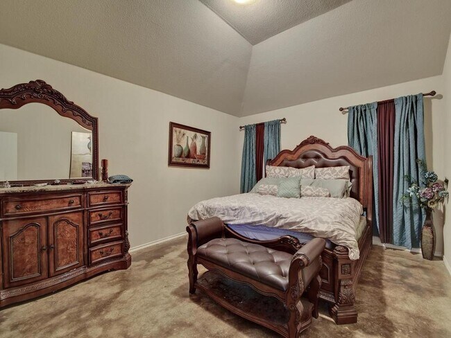 Foto del edificio - 1096 Twin Estates Dr