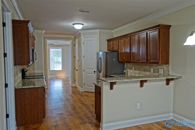 Foto del edificio - 120 Park Square Ln