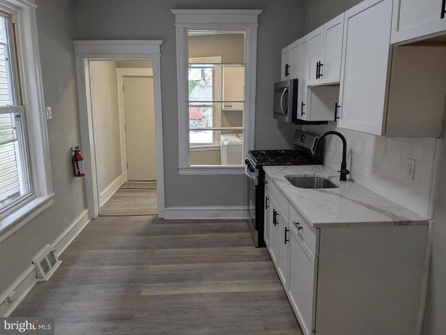 Building Photo - 1261 CHASE