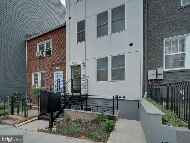 Foto del edificio - 1004 18th St NE