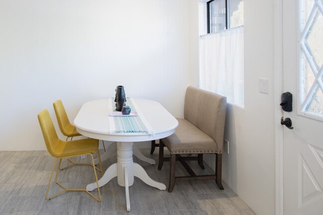 Building Photo - 350 Panorama Blvd