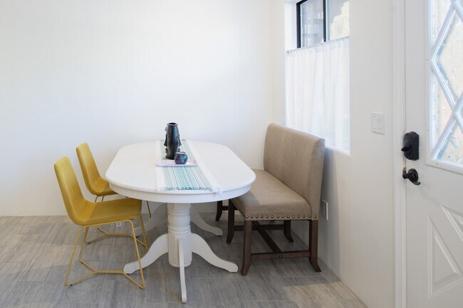 Foto del edificio - 350 Panorama Blvd