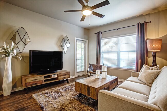 Photo - Stoneleigh Centerton Apartments