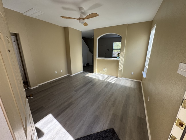 Foto del edificio - 14613 Walt Whitman Trail