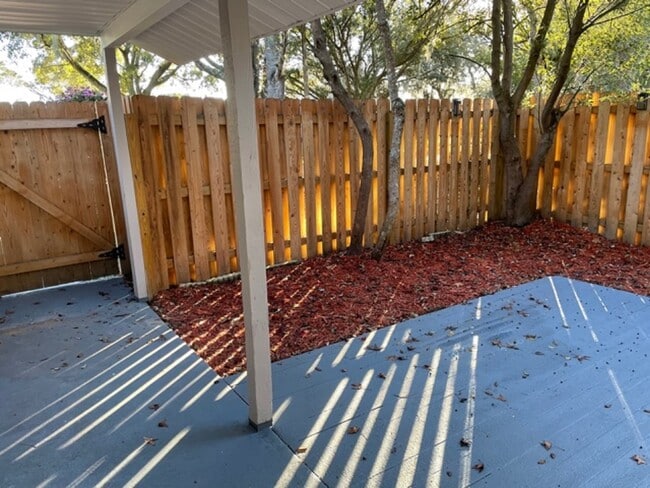 Building Photo - 4600 Lighthouse Cir