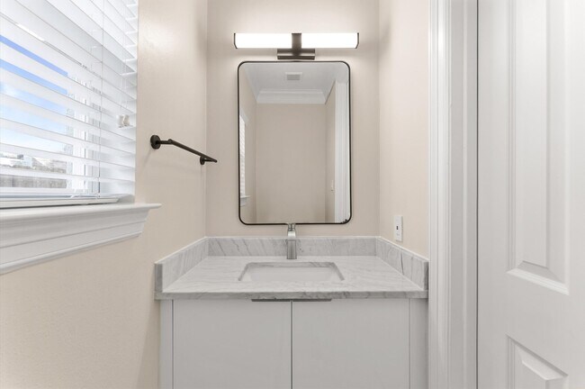 Building Photo - 14402 Basalt Ln