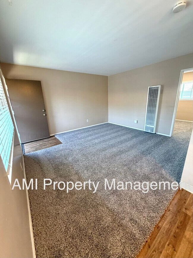Foto del edificio - One Bedroom Close to Downtown!