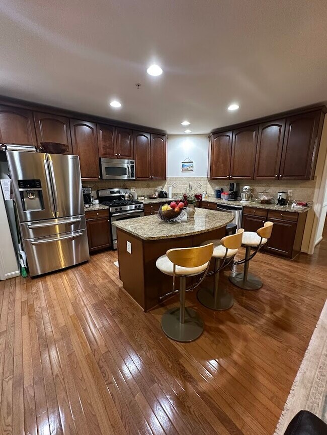 Cocina - 4612 Battenburg Ln