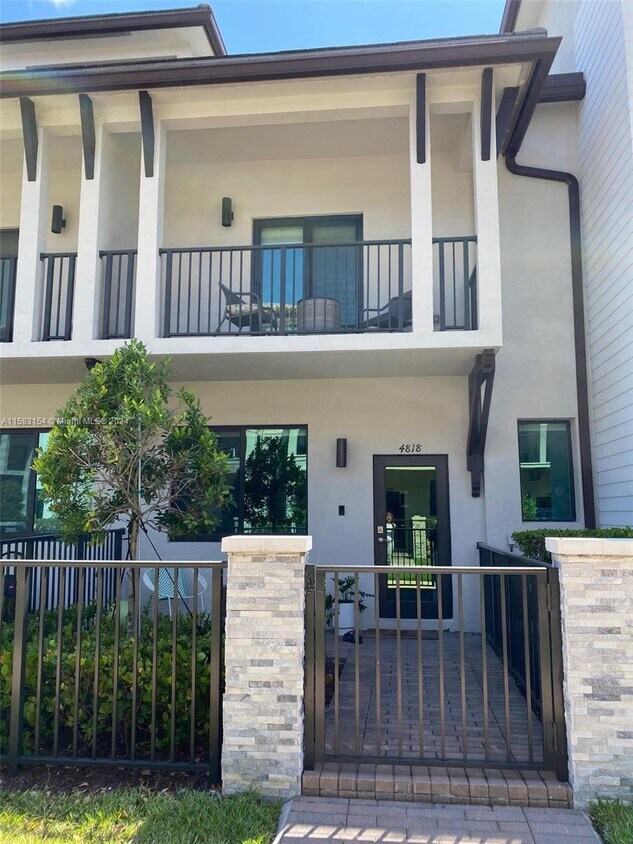 Foto principal - 4818 NW 83rd Path