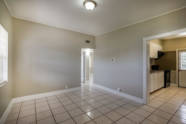 Building Photo - 1100 NW 143rd St
