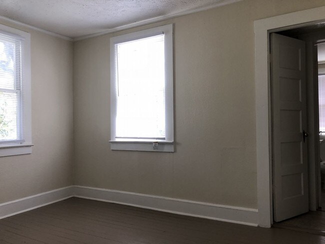Foto del edificio - 1613 Dean Forest Rd