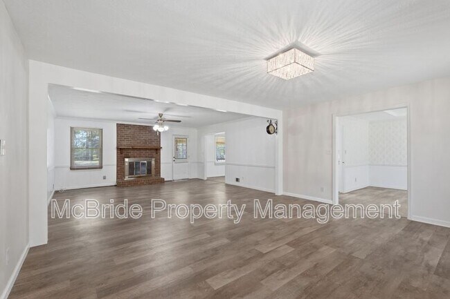 Foto del edificio - 5182 Bluegrass Trail