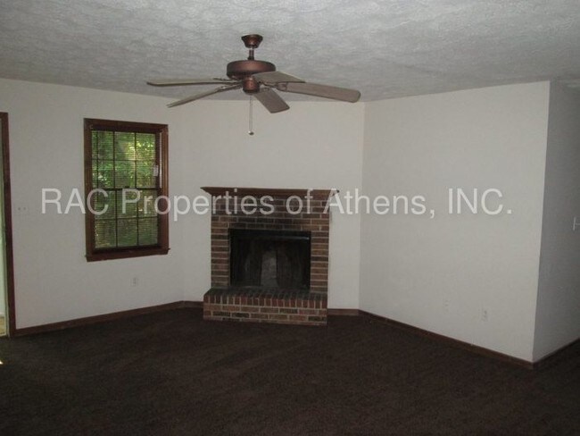 Building Photo - 115 Highland Park Dr
