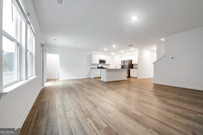 Building Photo - 811 Gelderland Dr