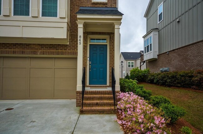Foto del edificio - 845 Atwood Ln