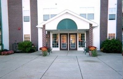 Building Photo - Colonial Woods