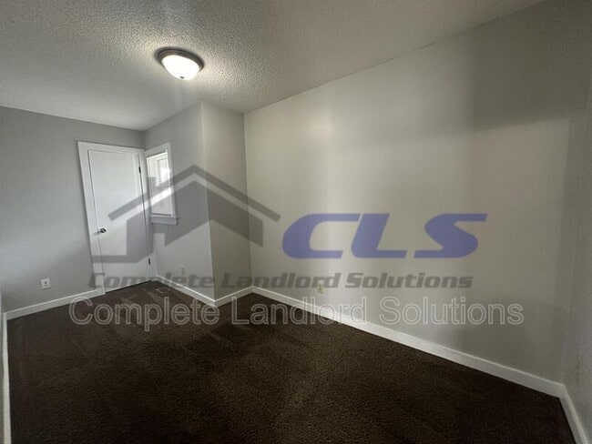 Building Photo - 1358 Chestnut St