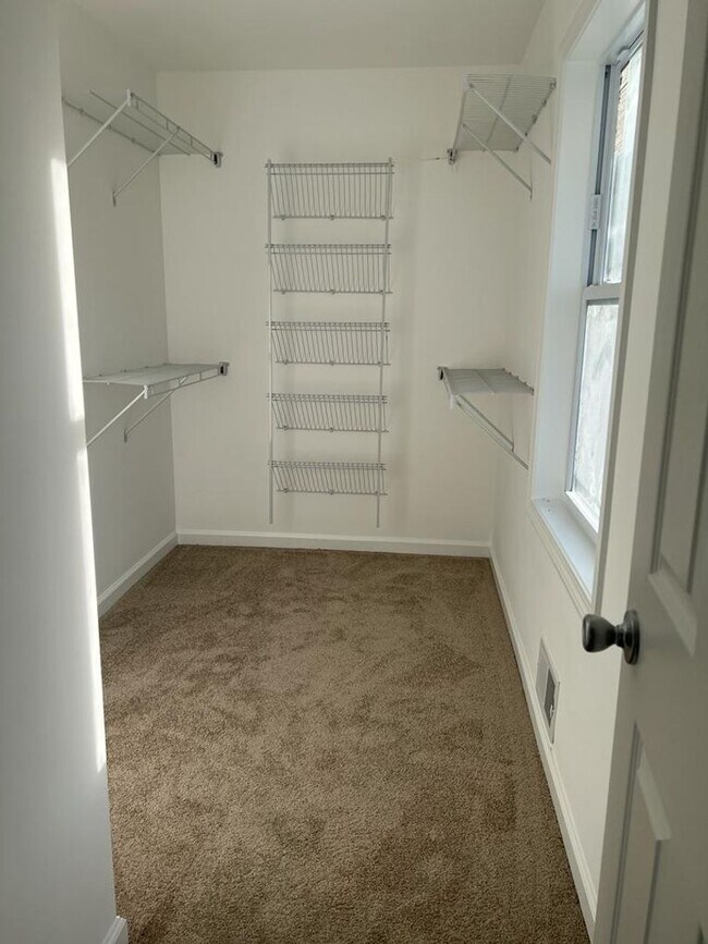 Foto del edificio - Brand New Construction!  3 Bedroom!
