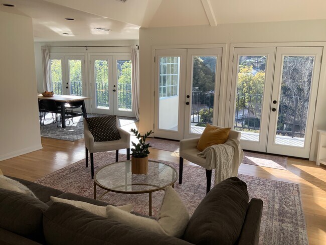 Foto del edificio - 8287 Mannix Dr