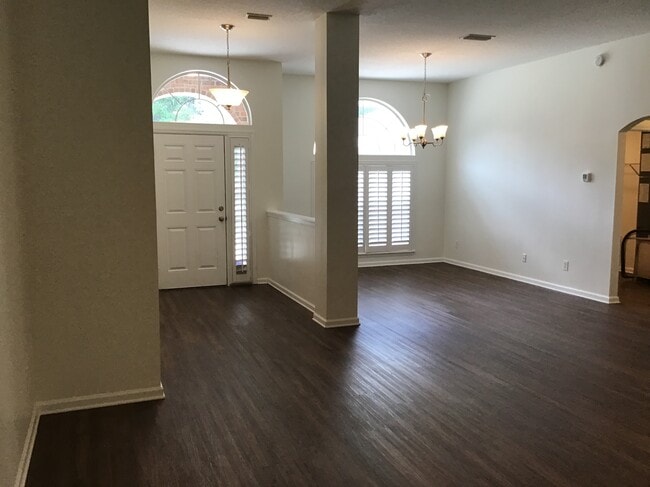 Building Photo - 534 Alice Cove Ct