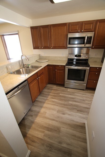 Foto del edificio - Newly Remodeled Two Bedroom Condo near JBER!